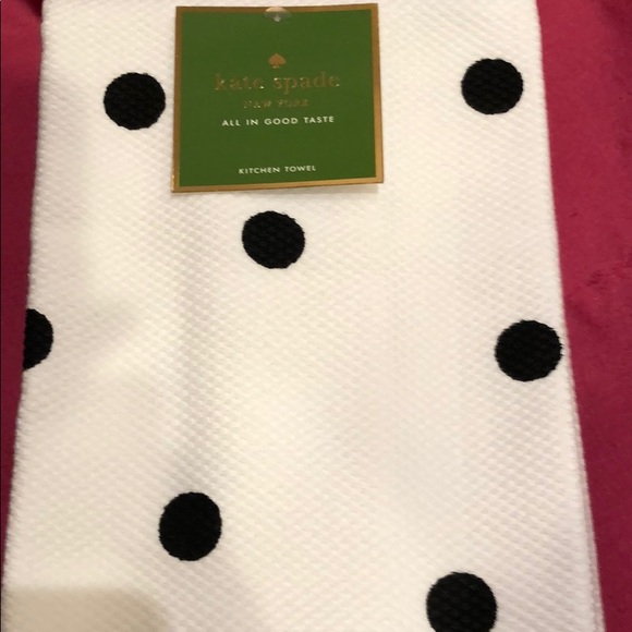 💥SOLD💥. 2 Kate Spade polka dot towels NWT - Picture 3 of 5